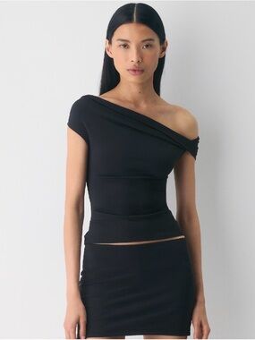 Aritzia Off-Shoulder Black Ravish Too
